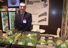 Ian Claydon, Responsable de Marketing de Kernel, promocionando sus hortalizas frescas de la huerta de Murcia.