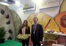 Bruno Crabé, de Frutas Rafael Manzano, especialistas en productos subtropicales, promocionando su nueva marca Bio Manzano para el mercado ecológico.