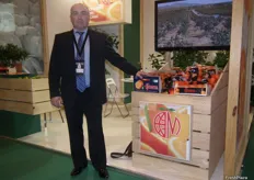 Federico Tarazona, promocionando los cítricos en su stand de Exportadora d'Agris D'alcanar.