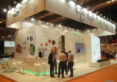 Stand de Bayer Cropscience. Bayer CropScience tiene una fuerte presencia a nivel mundial y una extensa y bien conocida oferta de productos, tanto en insecticidas y herbicidas como en fungicidas y tratamiento de semillas. Nuestro objetivo es sencíllamente tratar de liderar la agricultura mundial en el suministro de productos innovadores y soluciones y servicios integrados.