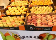 Frutas expuestas en el stand de Campos de Jumilla.
