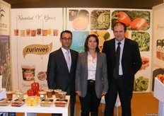 Maria del Señor Martínez Fernández, Manuel Buendía Rodríguez y José Ignacio Garcerán Torres de Surinver, una cooperativa del sur de la provincia de Alicante que cuenta con una experiencia de más de 30 años en la producción y comercialización de frutas y verduras frescas.