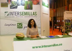 Isabel Montavez Rodríguez (Ing. Técnica Agrícola) de Intersemillas, promocionando semillas hortícolas y de plantas ornamentales.