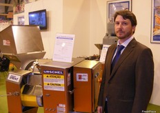 Juan Lucas Clemente Gutiérrez (Regional Sales Manager), de Urschel, promocionando corte de productos alimenticios de todo tipo: fruta, verduras, etc