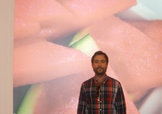 Victor Gonzalez de Grupo AGF Fashion, promocionando la exitosa sandía marca Fashion.