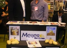 Equipo comercial de Meijer España, exponiendo sus mejores patatas.