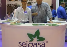 Equipo comercial de Seipasa presentando un ambicioso proyecto para producir fruta de hueso sin residuos