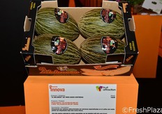 Villaconejosmelon es una nueva marca de “EL MELONERO” SAT HNOS. AGUDO CONTRERAS. Solamente los melones seleccionados por personas especializadas en el cultivo del melón, cuyos conocimientos acerca de esta fruta han sido transmitidos de generación en generación, podrán ser etiquetados bajo está nueva marca.