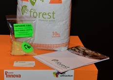 FOREST CHEMICAL GROUP, presenta el adhesivo Temprabond, un producto para el montaje de bandejas de cartón ondulado que se puede aplicar entre 130º a 150º, con un importante ahorro de adhesivo comoenergético, y del mantenimiento de los equipos de trabajo. Igualmente, el adhesivo Plaztexcell está indicado para la unión de sustratos de polipropileno sin ningún tratamiento previo de las superficies a pegar. Este adhesivo está amparado con patente mundial.