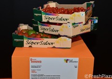 Los nuevos envases para tomates de VEGACAÑADA, se exhiben con una presentación diferente. Del mismo modo, presentará sus variedades de tomate, en rama, cherry ensalada o Kumat, entre otros.