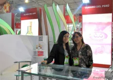 Margarita Verastegui y Erika Pisfil, de Yamano del Perú.