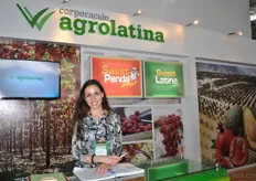 Noella Mojorovich , de Agrolatina. Exportan principalmente aguacates, uvas y granadas.