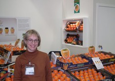 Stand del Consell Regulador de la Denominació d'Origen Kaki Ribera del Xúquer, promocionando el kaki de la variedad Rojo Brillante con marca Persimon.