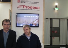 Equpo técnico de el Instituto de Investigación Irta, en el stand de Prodeca, pabellón de Cataluña.