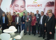 Stand de Proexport (La Asociación de Productores-Exportadores de Frutas y Hortalizas de la Región de Murcia) con su director general Fernando P. Gómez en el centro.	La región de Murcia es la principal productora europea de brócoli, coliflor, lechuga y limón.