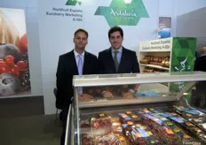 Thomas y Alberto Jiménez Capitán, en el stand de Euroberry Marketing y Hortifruit España, líderes europeos en producción y comercialización de berries, especializados en arándanos.