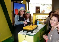 En el stand stand de Huercasa se ofrecieron degustaciones de maíz a la barbacoa durante todo el evento.