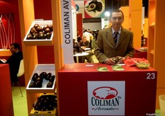 Ignacio Moreno Vizcaíno en su stand de COLIMAN ACOCATOS, en el pabellón de México, promocionando sus aguacates Hass.