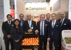 Equipo técnico y directivo de Camposol en el pabellón de Perú.