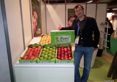Pascal Sauvetre, en el stand de Pom'Sauvetre, empresa francesa especialista en manzanas.