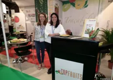 Miembros del stand de Top Fruits, empresa especializada en tomates producidos en España.