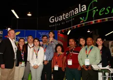 Guatemala: Ledda Paz, Maria de Los Angeles García, Phil Jones, Tulio García, Regina Espana, Mey Lin Cruz y Miguel Reyes.