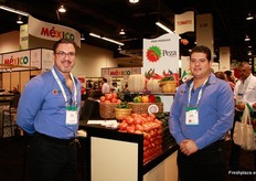 Juan Hernández Borjas y Max Carbajal, Peza Produce