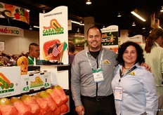 Edgar Millan y Patricia H. Lugo, CARAVEO PAPAYAS.