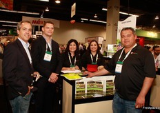 Bram Hulshoff, Michael Horney, Nadia Alejandra Mendez, Gonzalo Vivieros y Claudia Viveros, DESERT FARMS.