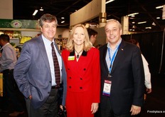 Nancy Tucker con Carlos Cruzat.