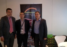 Staff técnico de Fruits de Ponent, la empresa que más volumen de fruta de hueso concentra en Cataluña.