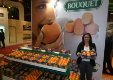Carlota Pardo, Responsable de Comunicación de Anecoop, apostando por la recién iniciada campaña de kaki con marca Bouquet.