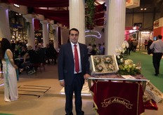 José Ignacio Medina, recién incorporado al equipo de comerciales de Procomel, más conocido por su marca para melones El Abuelo, en su magnífico stand inspirado en la antigua Grecia.