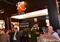 Estand de Royal, especialista en berries y Pluot, un híbrido entre ciruela y albaricoque.