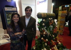 Julían Alguacil y su compañera en el stand de Reypama, especialistas en calabaza, puerro y zanahoria.