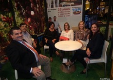 Personal del estand de la OPFH Hortofrutícola TOPI.