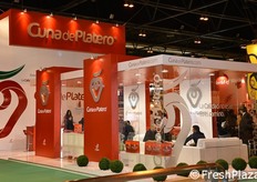 Estand de Cuna de Platero, empresa de Huelva especialista en fresa.