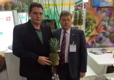 Stéphane Dӓhler of Swiss Tropical, exportador de Piña de Costa Rica junto con su papa.