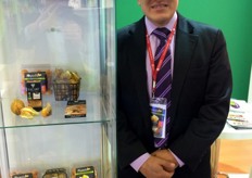 Dennis Brito, exportador de physalis de Ecuador en la empresa Tankay.