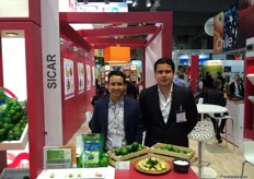 Oscar Mejia Cruz y Sigifredo Gudiño de Sicar, exportador de limes Mexicanos.