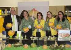 Jose Roberto, Giulia, Adriana, Amanda y Marilina Prado de Itaueira melónes y sandias de Brasil.