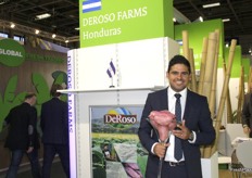 Allan Rodríguez de DeRoso Farms, camote y butternut squash de Honduras.