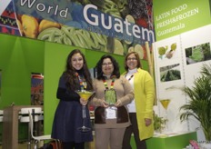 Isabel Britos, Zulma Valienmte y Ixchel Valiente de LATIN FOOD, frescos y congelados de Guatemala.