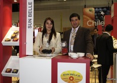 Victoria Hernández Chávez y Roberto ArnejO, SUN BELLE productores de berries de México.