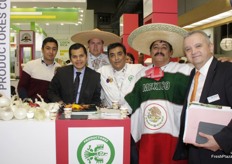 David, Eduardo, Brian y Alvaro de PRODUCTORES CUATLI, junto a Eduardo Prado de HAPAG LLOYD.