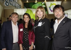 Soledad Omoleo, Ricardo Quintana, Manuel Famoselle y Vivian Glueck, presentes en el stand de ALL LEMON,que celebró su quinto aniversario en Fruit Logistica 2015, Berlín, con la presentación oficial de Think Lemon, el portal web más completo con información sobre el limón.