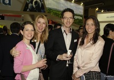 Luisa Chesire (ASIAFRUIT),Michael Barker y Aline Henderson (FRESH PRODUCE) y Marina Delacroix; presentes en el stand de ALL LEMON,que celebró su quinto aniversario en Fruit Logistica 2015, Berlín, con la presentación oficial de Think Lemon, el portal web más completo con información sobre el limón.