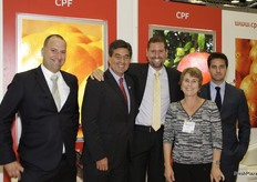 Mateo Galdós, Marjorie Rivero, Eugenio Oliveira y Ricardo Polls en el stand de CPF, Perú.