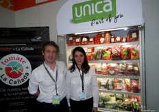 Stand de Unica Group, la mayor ecomercializada de frutas y hortalizas de Almería, con David Murcia, responsable de Marketing.