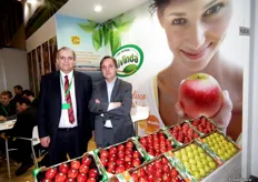 Equipo comercial de la empresa catalana NUFRI, promocionando sus manzanas Livinda, en su tercera campaña comercial.
